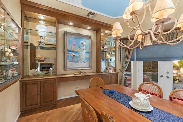 Chandelier, Dining room, Interior, Recessed Lighting, Wood Texture Flooring