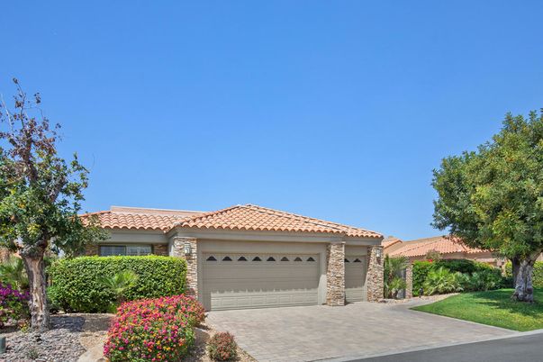 Attached, Exterior, Facade, Mediterranean