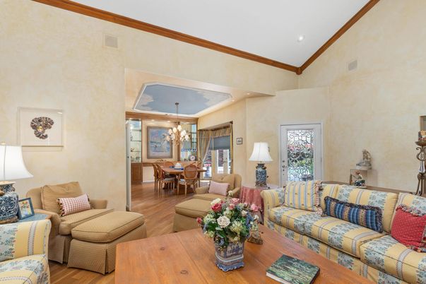 Chandelier, Dining room, Interior, Living room, Recessed Lighting, Wood Texture Flooring