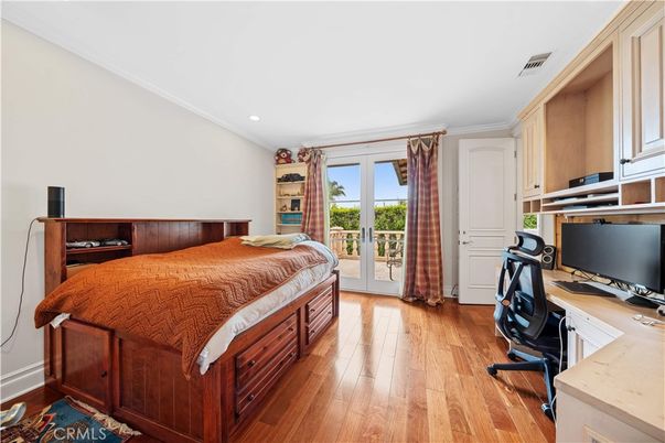Bedroom, Home Office, Interior, Recessed Lighting, Wood Texture Flooring