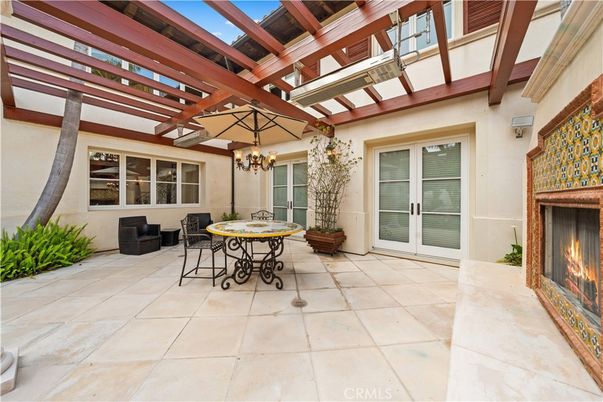 Chandelier, Exterior, Fireplace