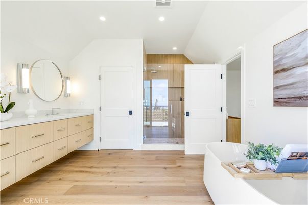 Bathroom, Free Standing Baths, Interior, Recessed Lighting, Wood Texture Flooring