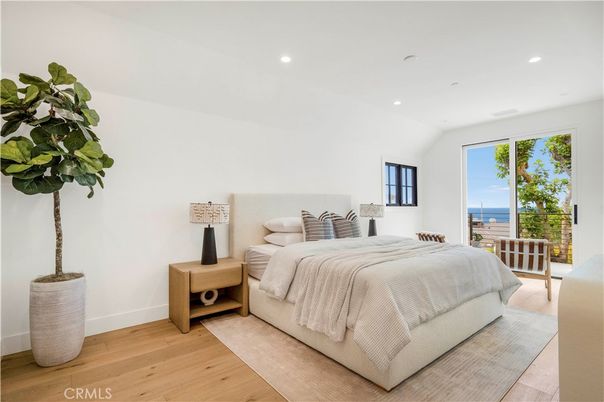 Bedroom, Interior, Recessed Lighting, Water, Wood Texture Flooring