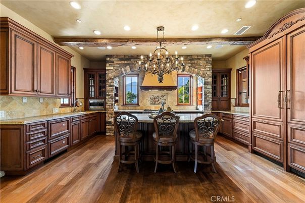 Chandelier, Interior, Kitchen, Recessed Lighting, Stone Walls, Wood Texture Flooring
