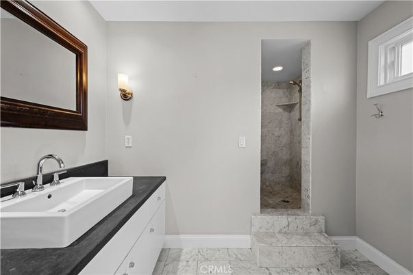Bathroom, Interior, Marble, Recessed Lighting