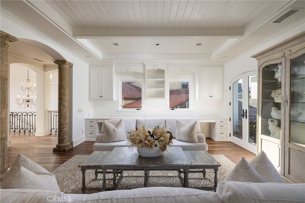 Chandelier, Interior, Living room, Pendant Lights, Recessed Lighting, Wood Texture Flooring