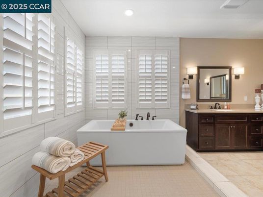 Bathroom, Dual Sink Vanities, Free Standing Baths, Interior, Recessed Lighting