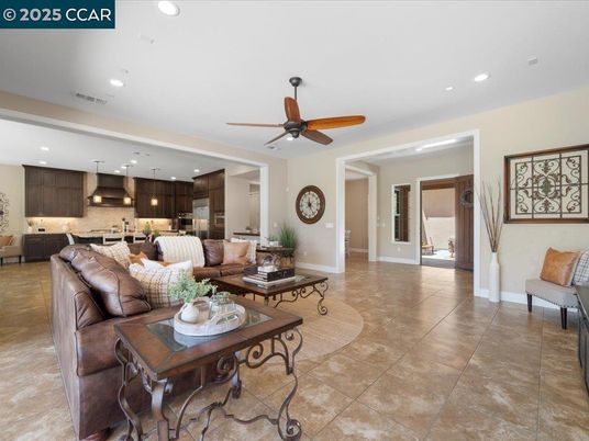 Interior, Kitchen, Living room, Pendant Lights, Recessed Lighting, Stainless Steel Appliances