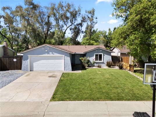 Attached, Exterior, Facade, Ranch