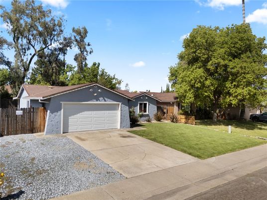 Attached, Exterior, Facade, Ranch