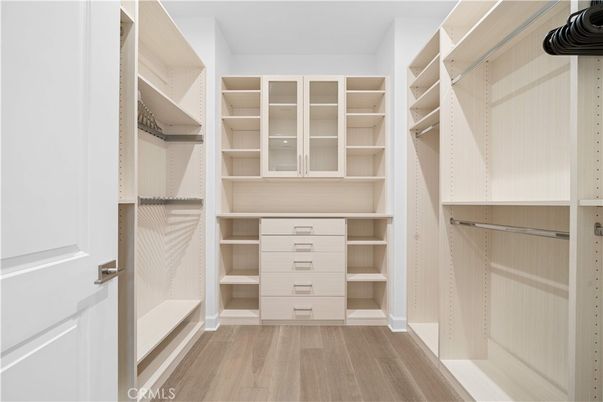 Interior, Walk-in Closets, Wood Texture Flooring