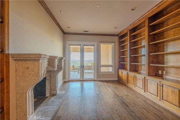 Empty room, Fireplace, Interior, Recessed Lighting