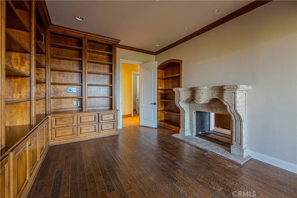Fireplace, Interior, Recessed Lighting, Wood Texture Flooring