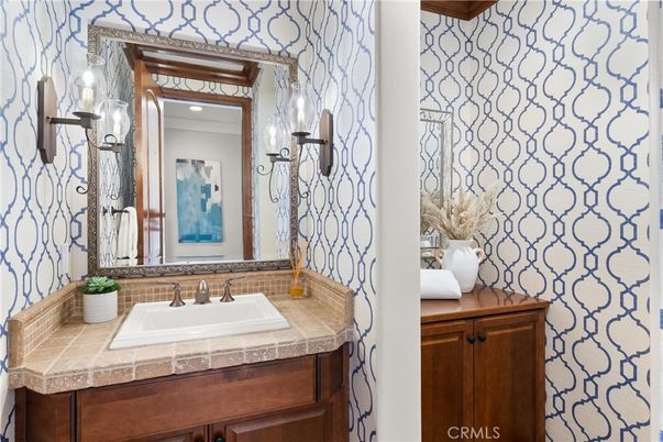 Bathroom, Interior, Recessed Lighting, Tile Countertops