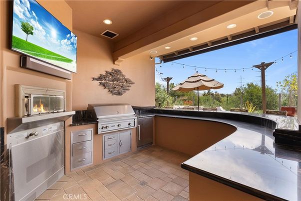 Exterior, Fireplace
