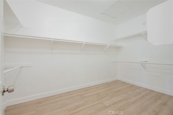 Interior, Walk-in Closets, Wood Texture Flooring