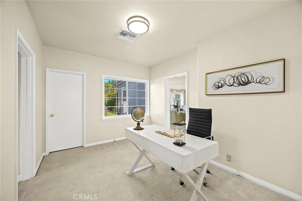 Home Office, Interior