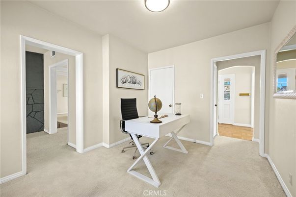 Home Office, Interior