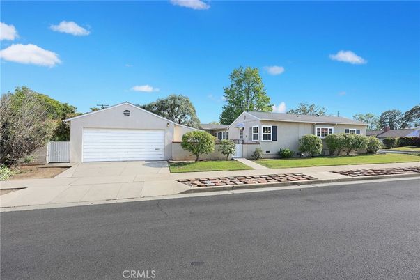 Attached, Detached Garage, Exterior, Facade, Ranch