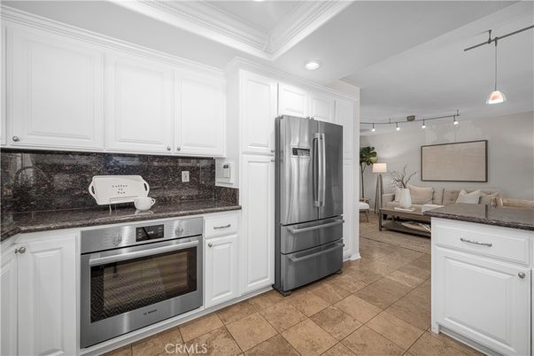 Interior, Kitchen, Living room, Pendant Lights, Recessed Lighting, Stainless Steel Appliances