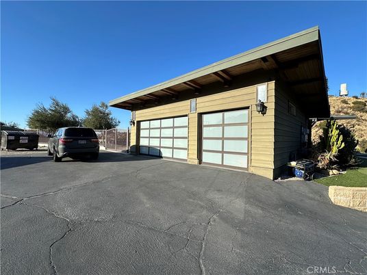 Detached Garage, Exterior