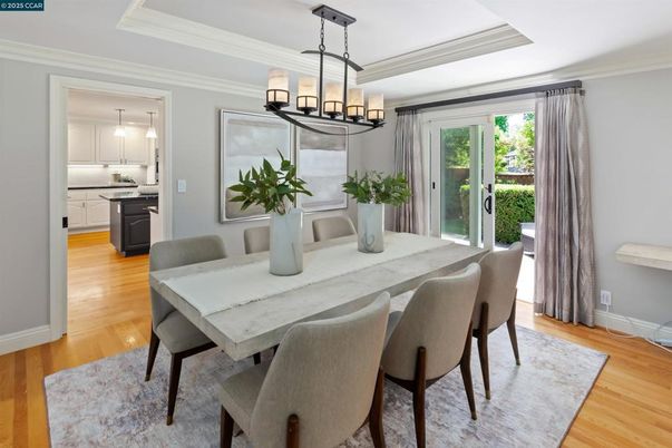 Chandelier, Dining room, Interior, Kitchen, Pendant Lights, Wood Texture Flooring