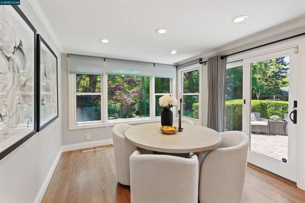 Dining room, Interior, Recessed Lighting, Sun Room, Wood Texture Flooring