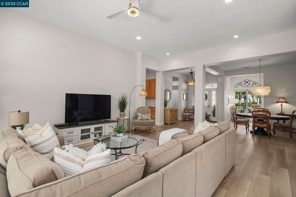 Dining room, Interior, Living room, Pendant Lights, Recessed Lighting, Wood Texture Flooring