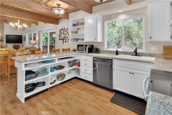 Chandelier, Dining room, Interior, Kitchen, Recessed Lighting, Wooden Beams, Wooden Ceilings, Wood Texture Flooring