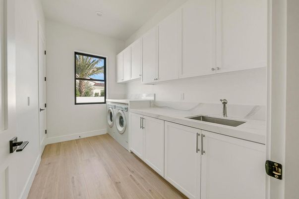 Interior, Washer, Wood Texture Flooring