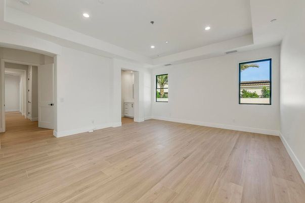 Empty room, Interior, Recessed Lighting, Wood Texture Flooring