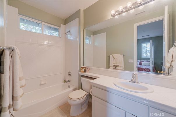 Bathroom, Interior, Tile Countertops