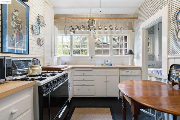 Interior, Kitchen, Pendant Lights, Stainless Steel Appliances