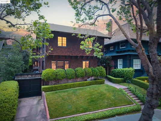 Attached, Exterior, Facade, Brick Facade, Rowhouse