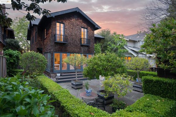 Exterior, Facade, Brick Facade, Modern