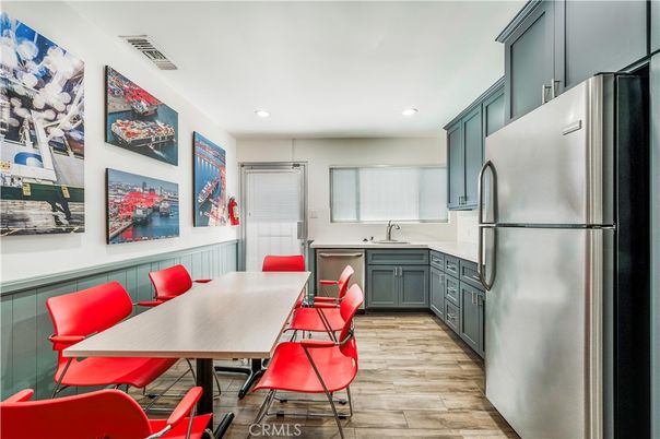 Dining room, Interior, Kitchen, Recessed Lighting, Wood Texture Flooring
