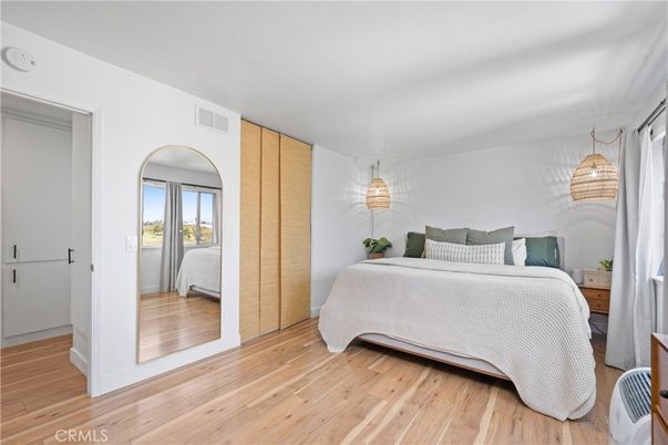 Bedroom, Interior, Pendant Lights, Wood Texture Flooring