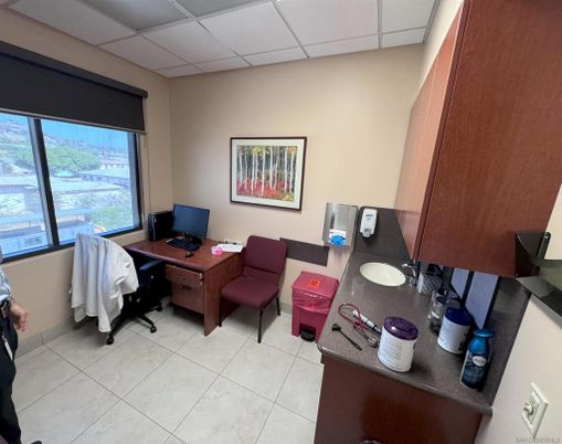 Home Office, Interior