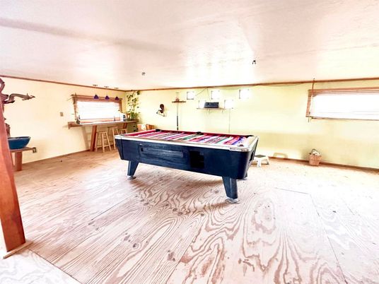 Billiard Table, Game Room, Interior, Wood Texture Flooring