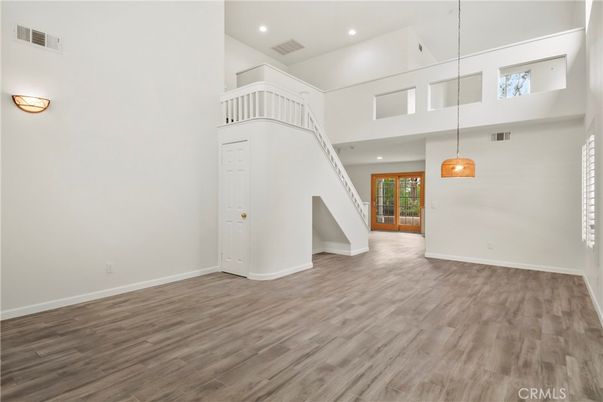 Interior, Pendant Lights, Recessed Lighting, Wood Texture Flooring