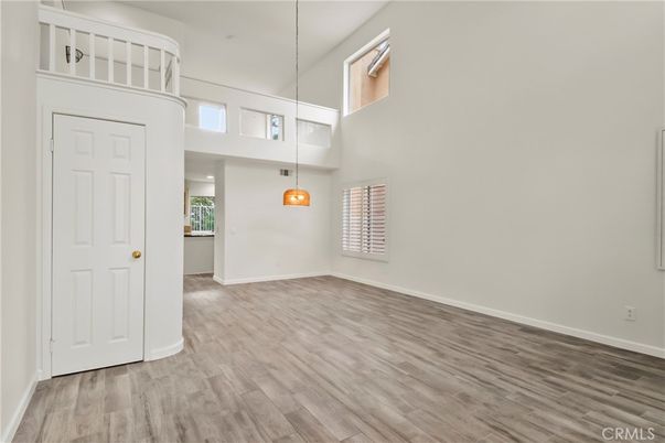 Interior, Pendant Lights, Wood Texture Flooring