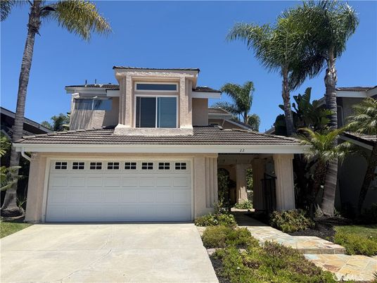 Attached, Exterior, Facade, Mediterranean