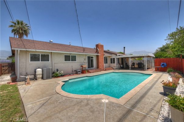 Exterior, Pool