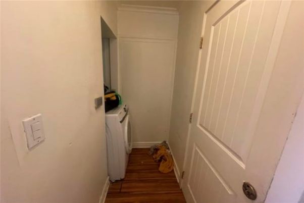 Interior, Washer, Wood Texture Flooring