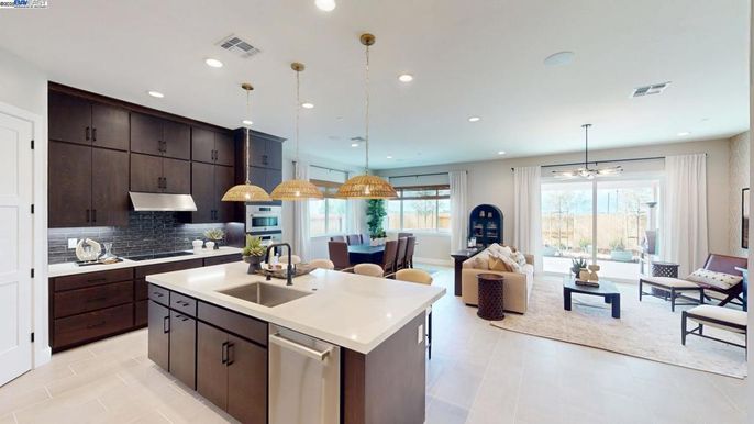 Dining room, Interior, Kitchen, Living room, Pendant Lights, Recessed Lighting, Stainless Steel Appliances