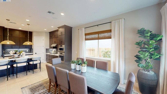 Dining room, Interior, Kitchen, Pendant Lights, Recessed Lighting, Stainless Steel Appliances