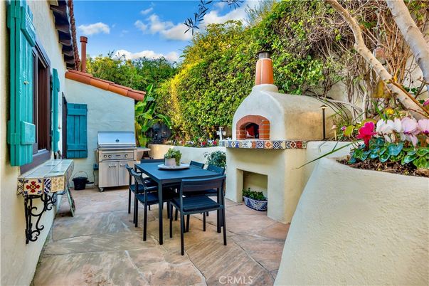 Exterior, Fireplace