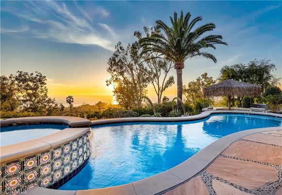 Exterior, Pool, Water