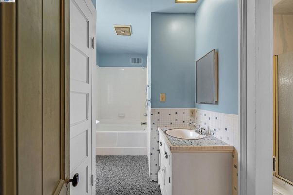 Bathroom, Interior, Recessed Lighting, Tile Countertops