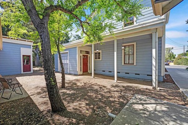 Detached Garage, Exterior